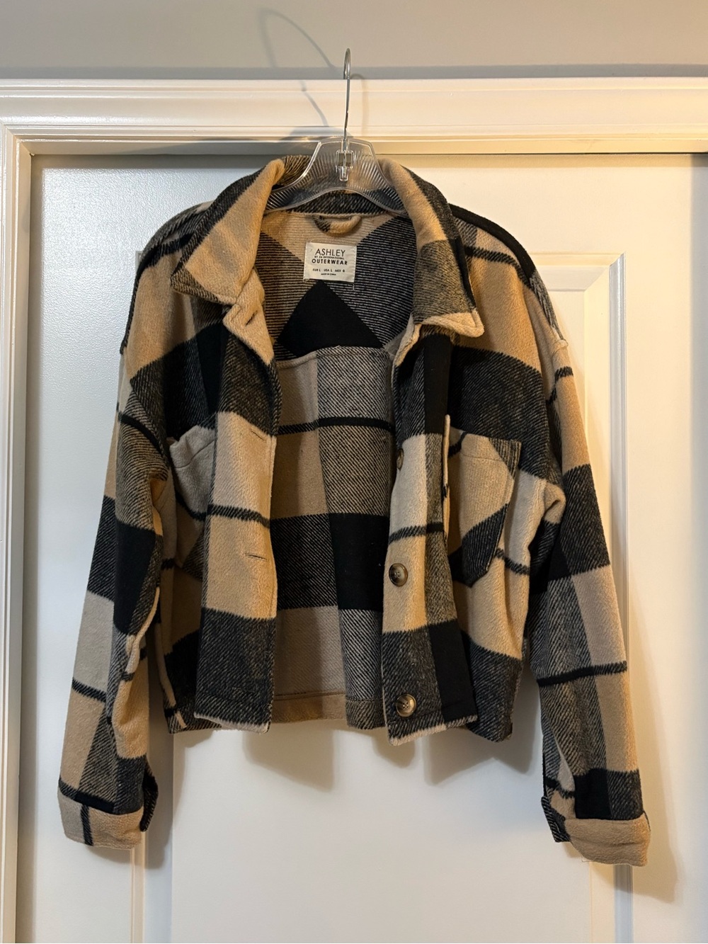 NWOT Ashley By 26 International Cropped Plaid Shacket in Beige and Black